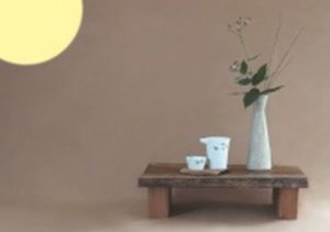 丸善・日本橋店で9月21日から27日まで開かれる「月見のうつわ展」に出品される小林加代子さんの「染付」、酒井泉さんの「陶磁器」、山内朗生さんの「木工」作品。